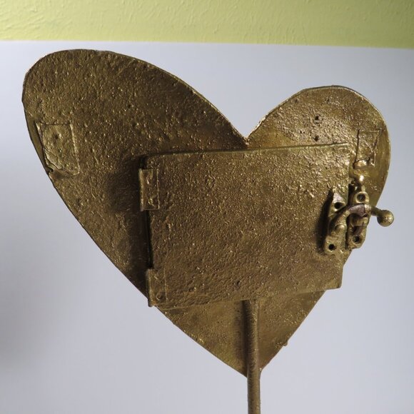 Warm gold pedestal heart frame w weighted bottom & metal top HEAVY about 2 pound - Picture 3 of 7